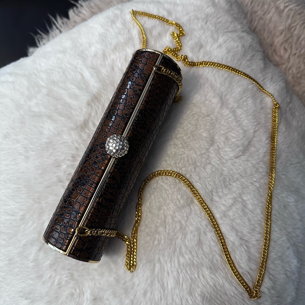 Purse - Picture 2 of 13